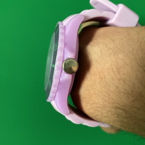 Lilac watch - Picture 9 of 13